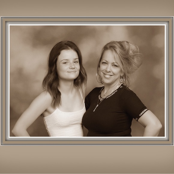 Grad 2023 👀 - Picture 3 of 7